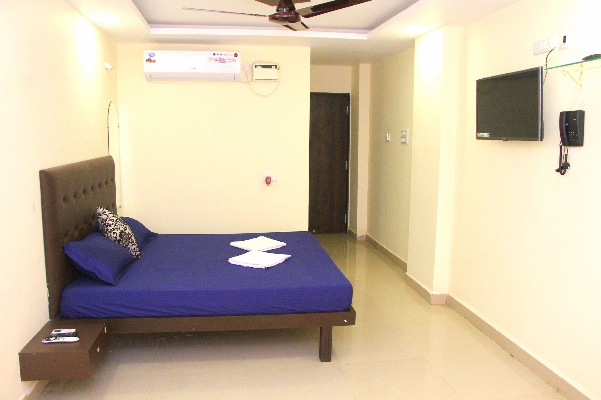 Swaraj The Goan Dream Hotel Calangute Exterior photo
